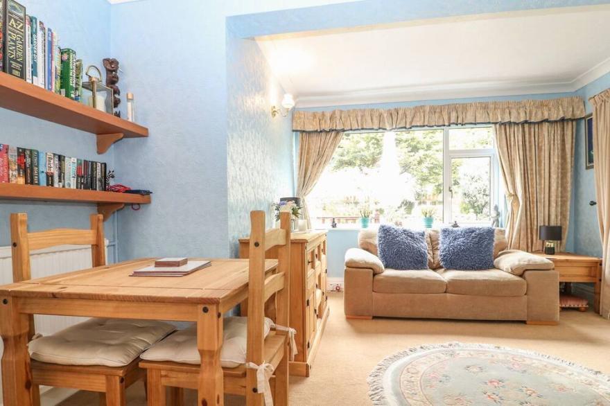 BRAYTON RETREAT, pet friendly, with a garden in Brayton