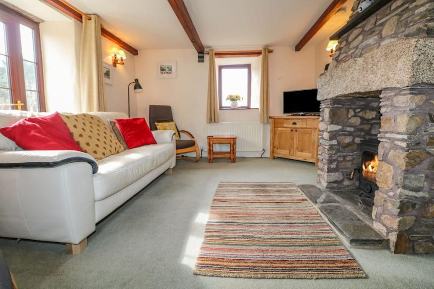 APPLESTORE, family friendly, with open fire in Padstow