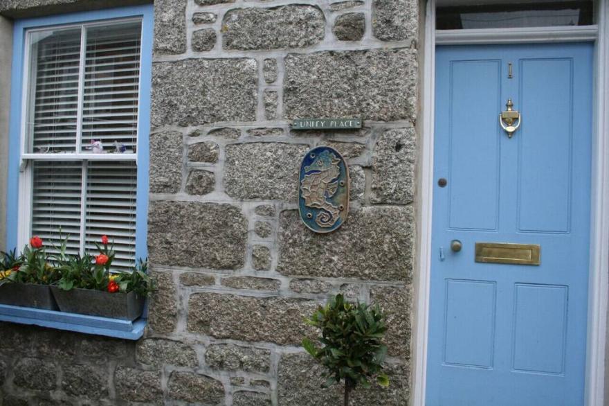 Seahorse Cottage - Two Bedroom House, Sleeps 4