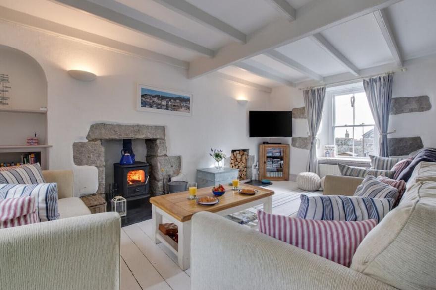 Seahorse Cottage - Two Bedroom House, Sleeps 4