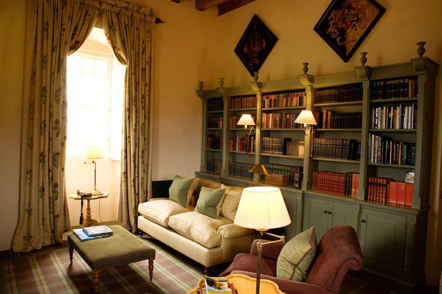 Your very own 5 star Scottish Castle - Your very own home from home