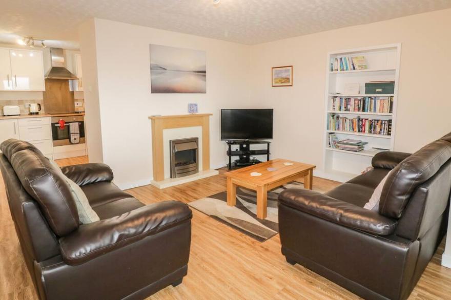 THE GRANARY, pet friendly, country holiday cottage in Sanquhar