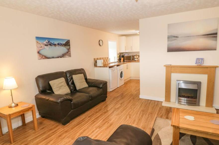 THE GRANARY, pet friendly, country holiday cottage in Sanquhar