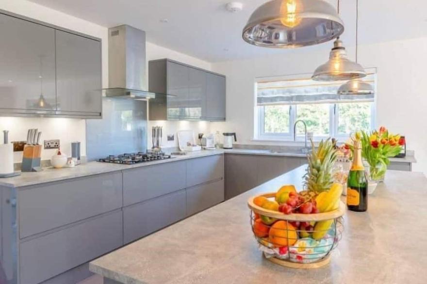 Laurel Cottage (Pet Friendly £)