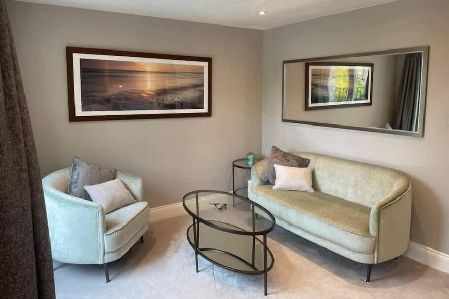 5 Bedroom luxury home in West Putney