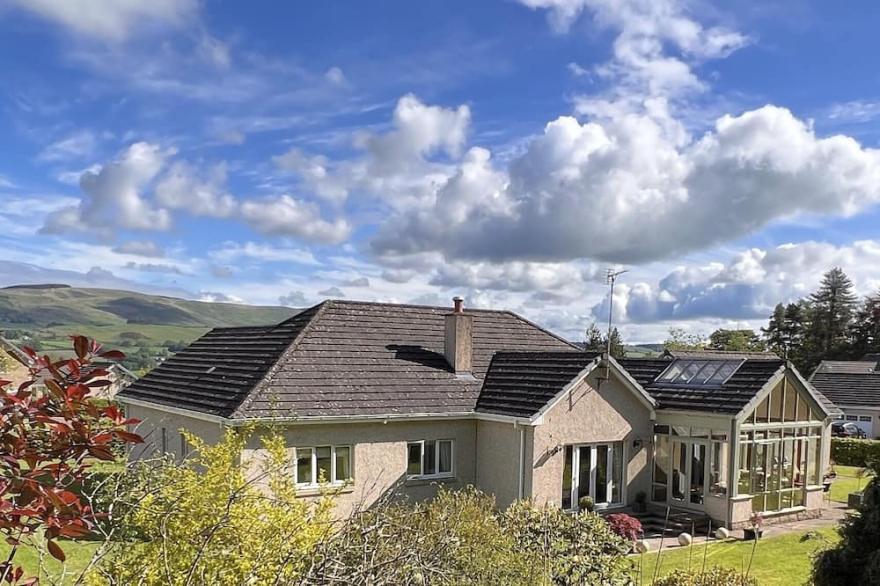 'The Willows' A Charming home on Dollarbeg Castle Estate
