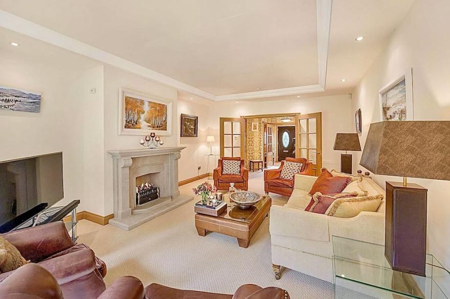 'The Willows' A Charming home on Dollarbeg Castle Estate