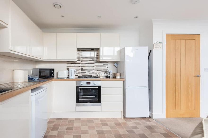 Crysawna is residential courtyard property located above the town centre of Newquay and its glorious beaches