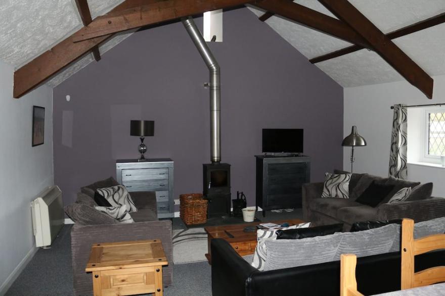 Situated in a quaint village-walking distance to Slapton Sands Beach & Ley.