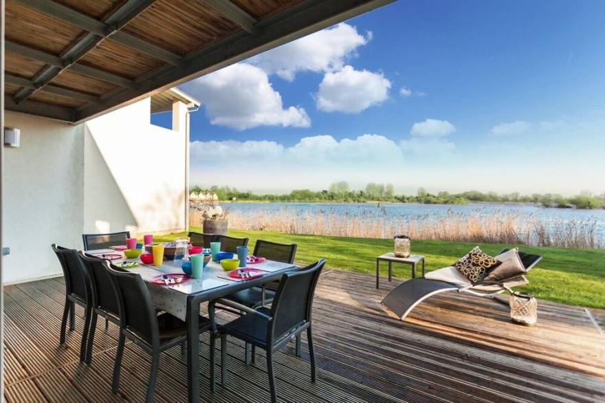 25/29 Clearwater 2 lakeside houses 12 adults/4 kids on Lower Mill pools, spa