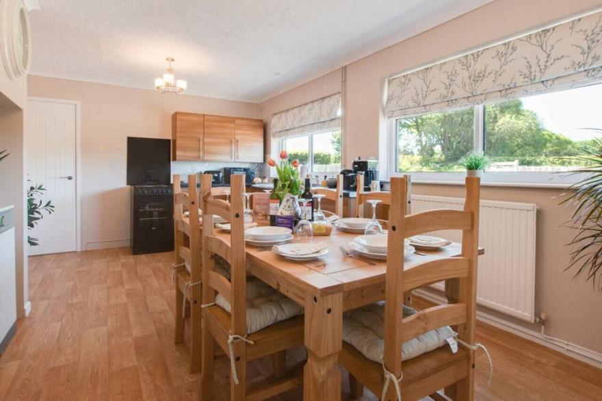 Erw Las - Three Bedroom House, Sleeps 6