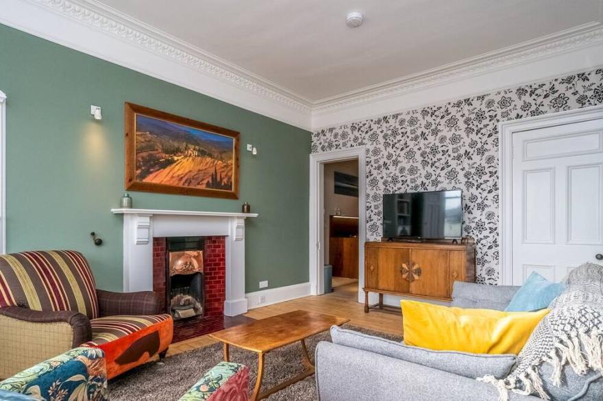 Pass the Keys | New Stunning 3 Beds Flat in Chic Area of the City!