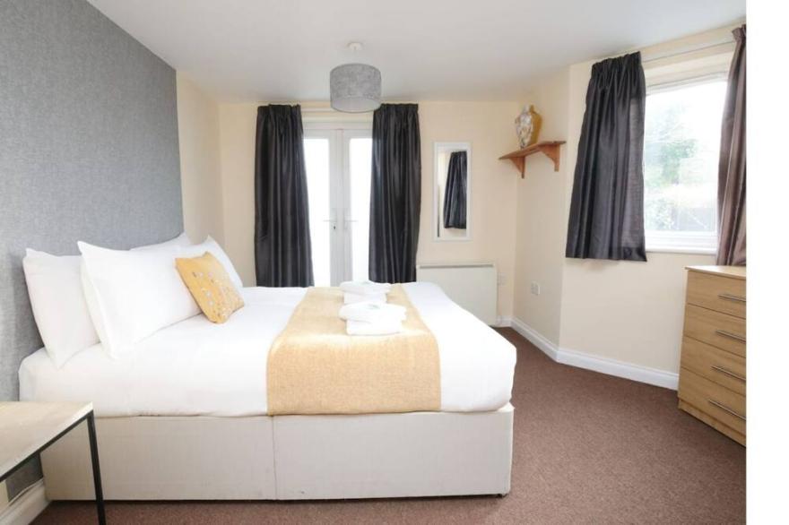 Pass the Keys | Spacious, Ground Floor Flat + Parking - Oxford