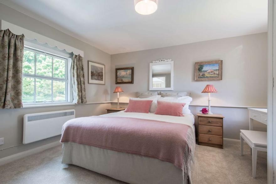 Converted stable and the perfect romantic getaway - Orchard Cottage, Didmarton