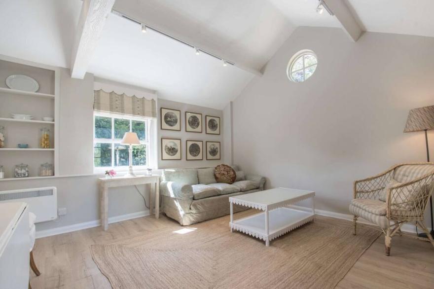 Converted stable and the perfect romantic getaway - Orchard Cottage, Didmarton