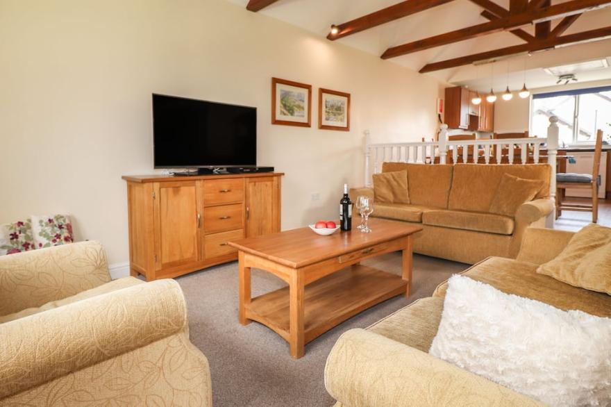 TILLY MINT COTTAGE, family friendly, with pool in Pooley Bridge