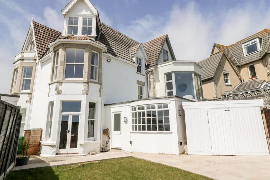 THE BEACH HOUSE, family friendly, country holiday cottage in Swanage