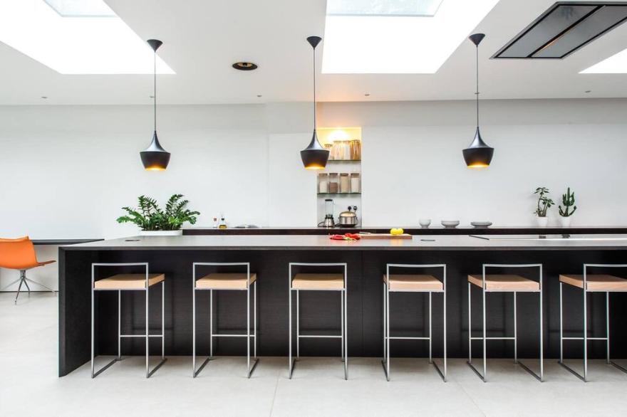 Luxury London House - Gym, Garden, Cinema, Pool Table, large spaces