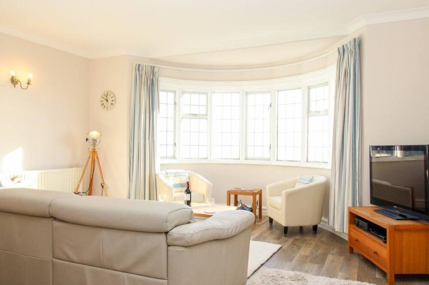 OCEAN WATCH 5, family friendly, country holiday cottage in Greenhill