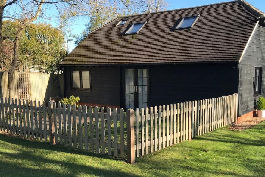 Windmill Cottage with stunning views of Salvington windmill