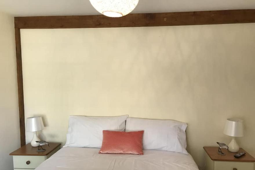Windmill Cottage with stunning views of Salvington windmill