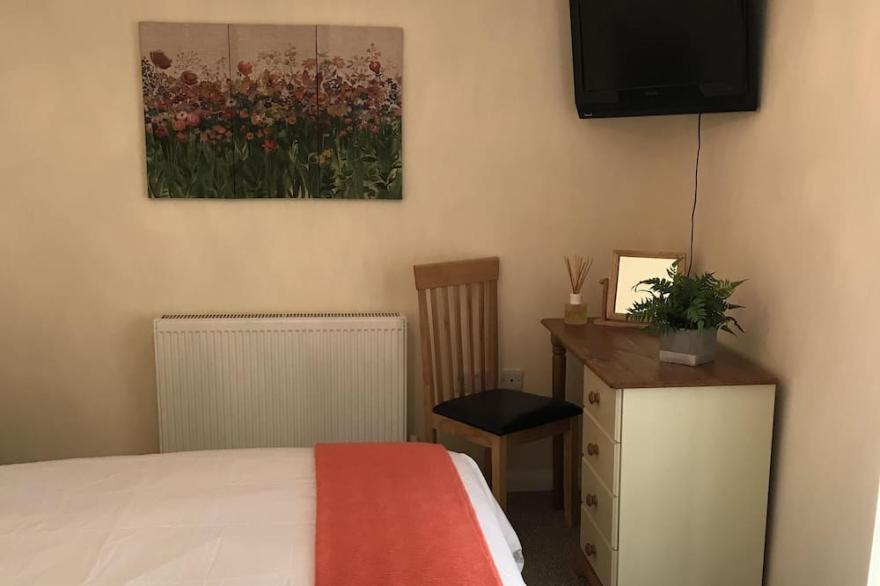 Windmill Cottage with stunning views of Salvington windmill