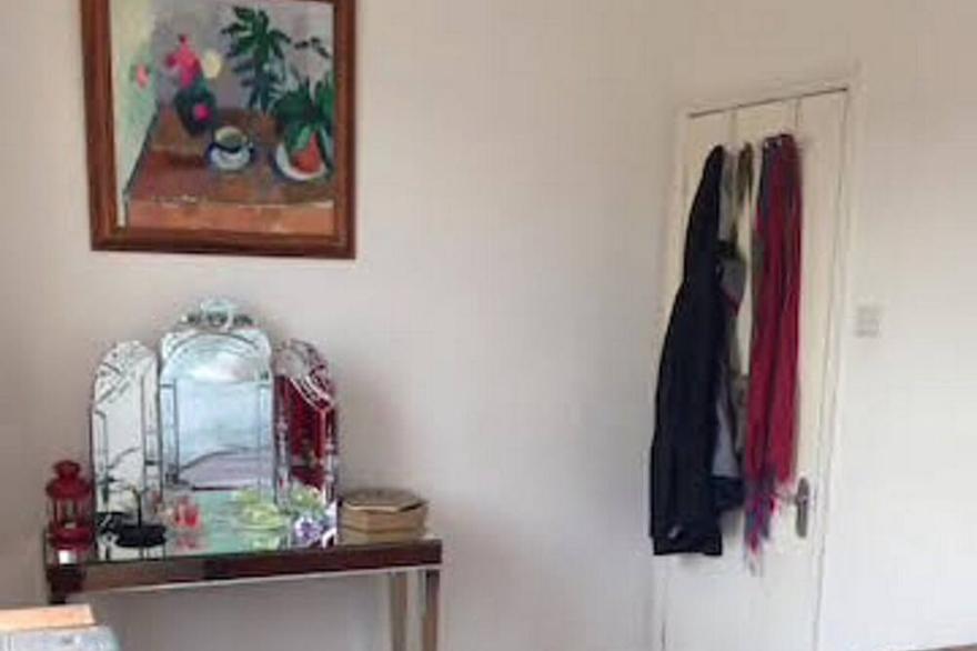 Cosy 3 Cosy 3 bedroom house with garden, 40mins to centre