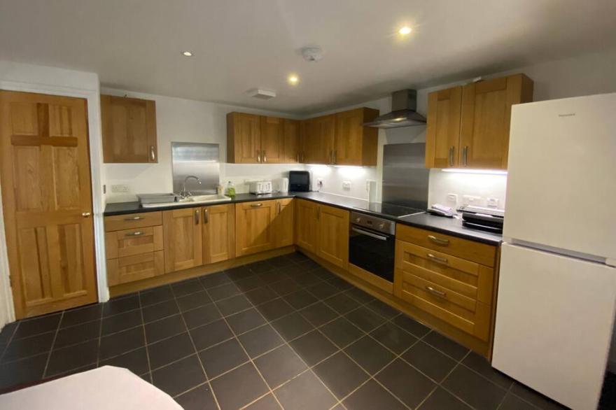 Cosy, peaceful cottage with views to hills and woodlands