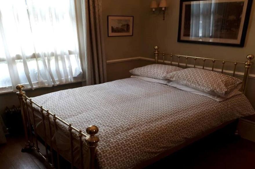 Luxury apartment in West Kensington