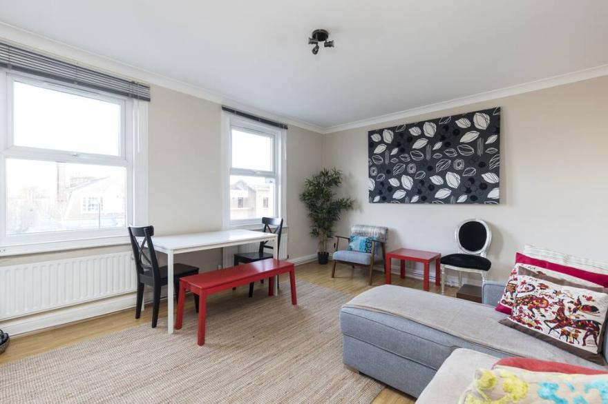 Entire Victorian Mansion 7 bedrooms 3 bathrooms terraces & balcony