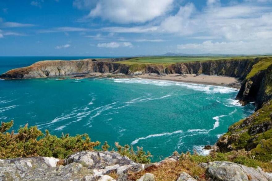 The Rathe · Spacious cottage, Pembrokeshire