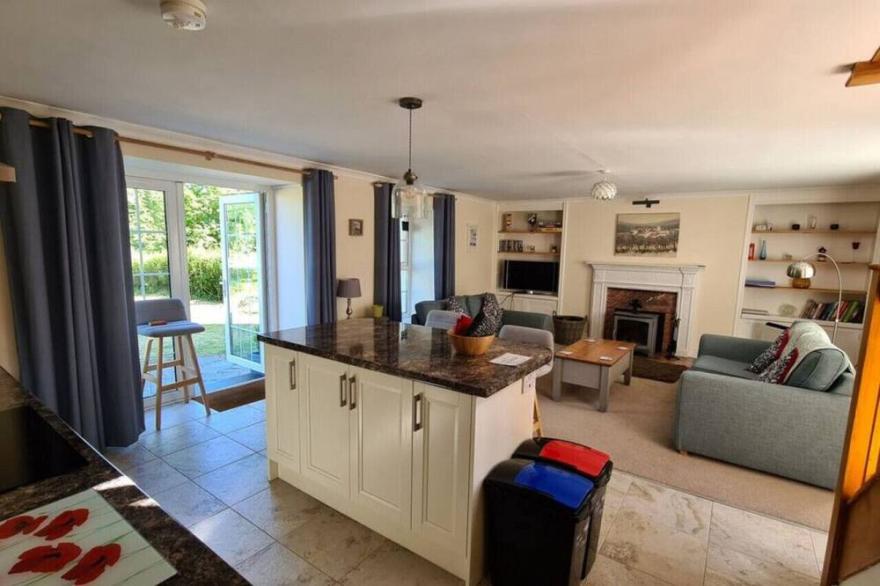 The Rathe · Spacious cottage, Pembrokeshire