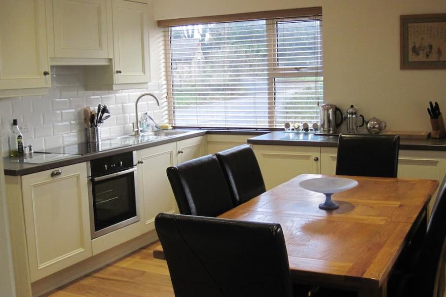 Glengarth - Cornish Granite Victorian House - First Floor 3 Bed Deluxe flat
