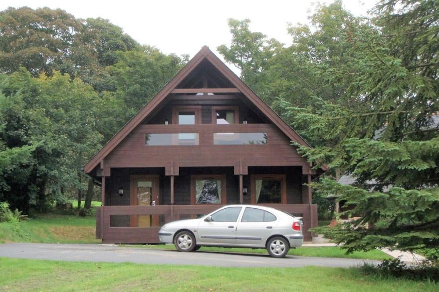 Exceptional 3-bed lodge on spacious country estate. Free gym+leisure facilities