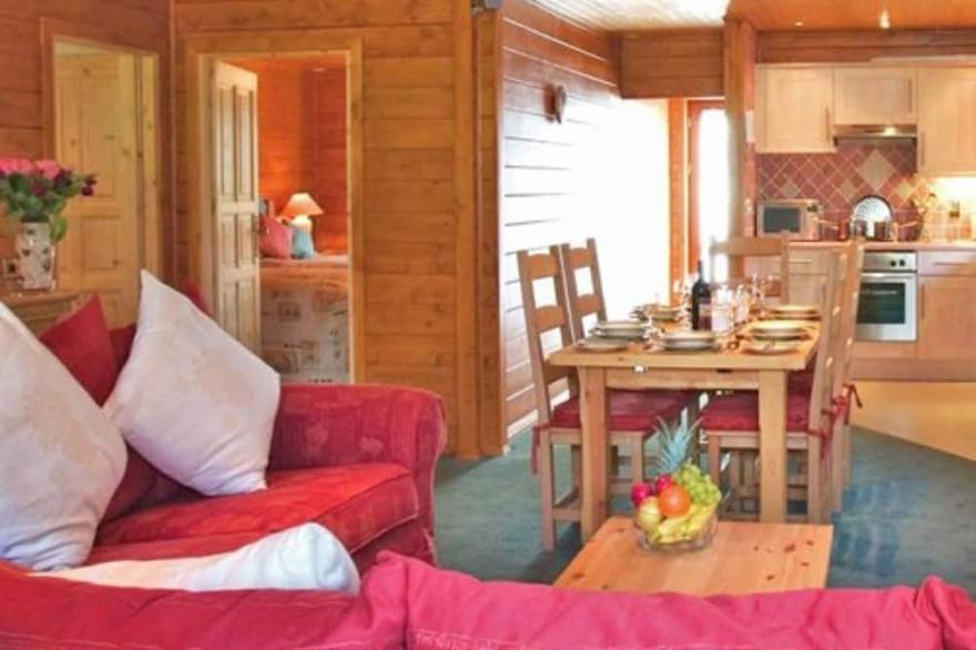 Exceptional 3-bed lodge on spacious country estate. Free gym+leisure facilities