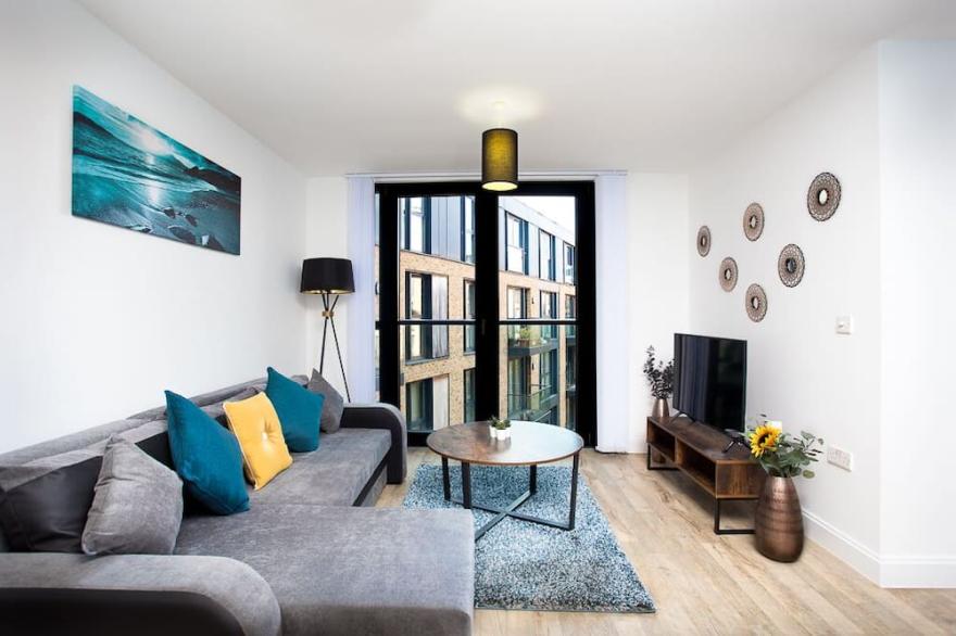 The Essex- Short Stay DISCOUNTS Contractors- Airport Nearby- Free WIFI- Families