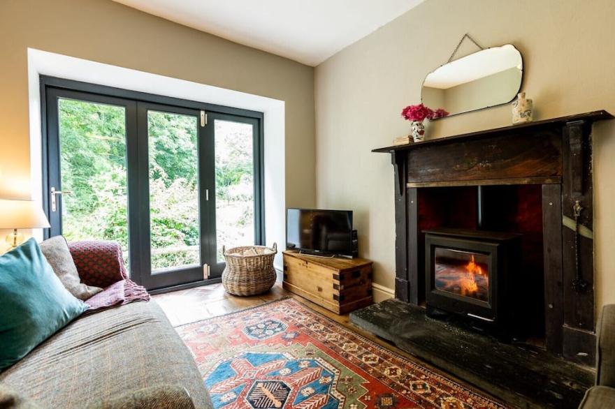 An incredible retreat on the coast for 6, with an incredible garden