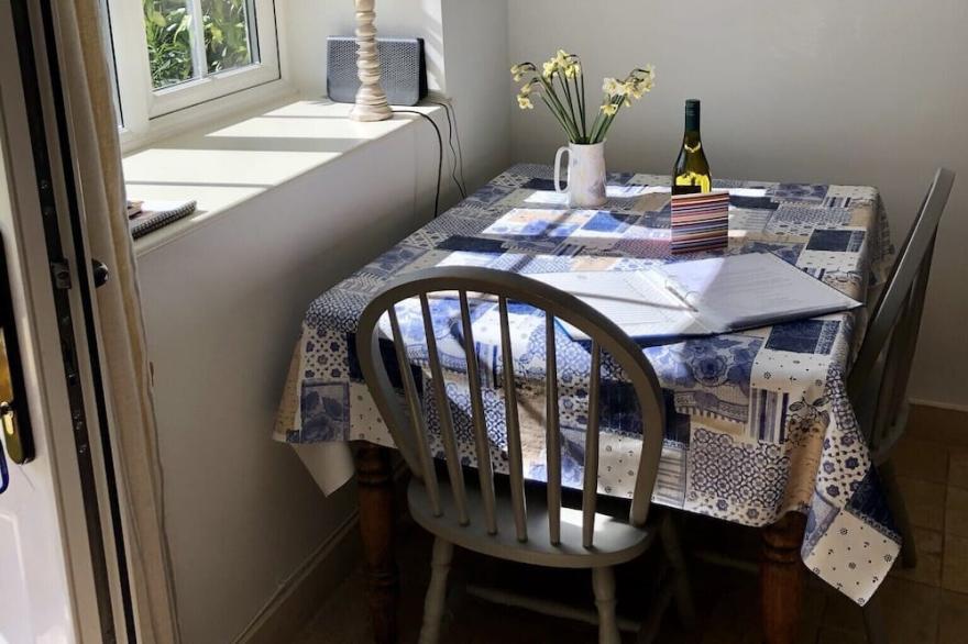 Romantic Noel Cottage For Two In Chipping Campden
