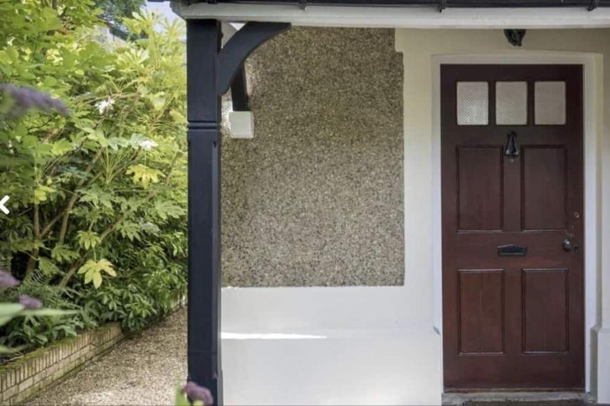 Stunning 3 bedroom character lodge in Berkhamsted