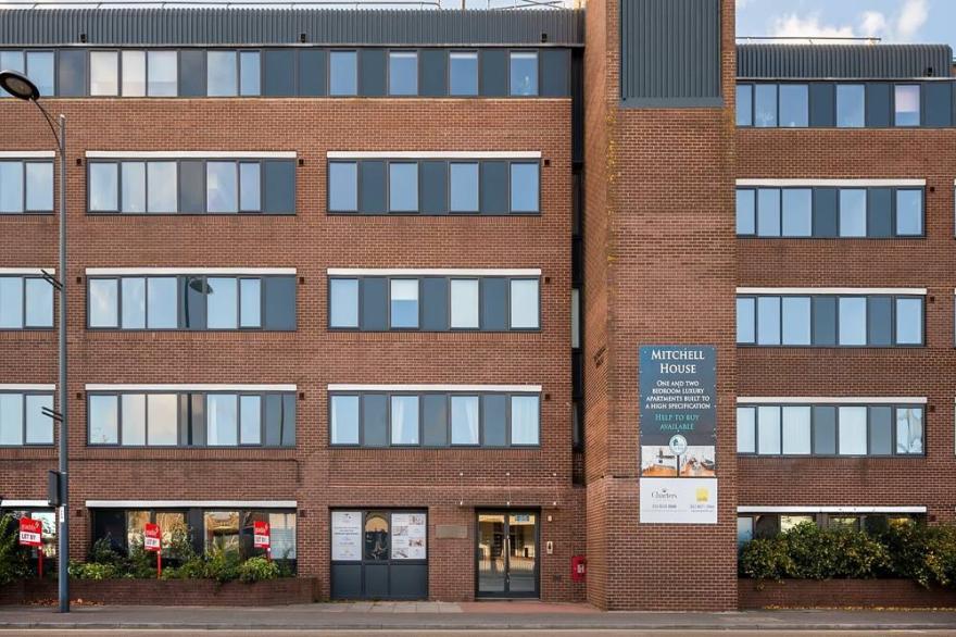 Lovely 1 Bedroom Apartment in Eastleigh Town Centre