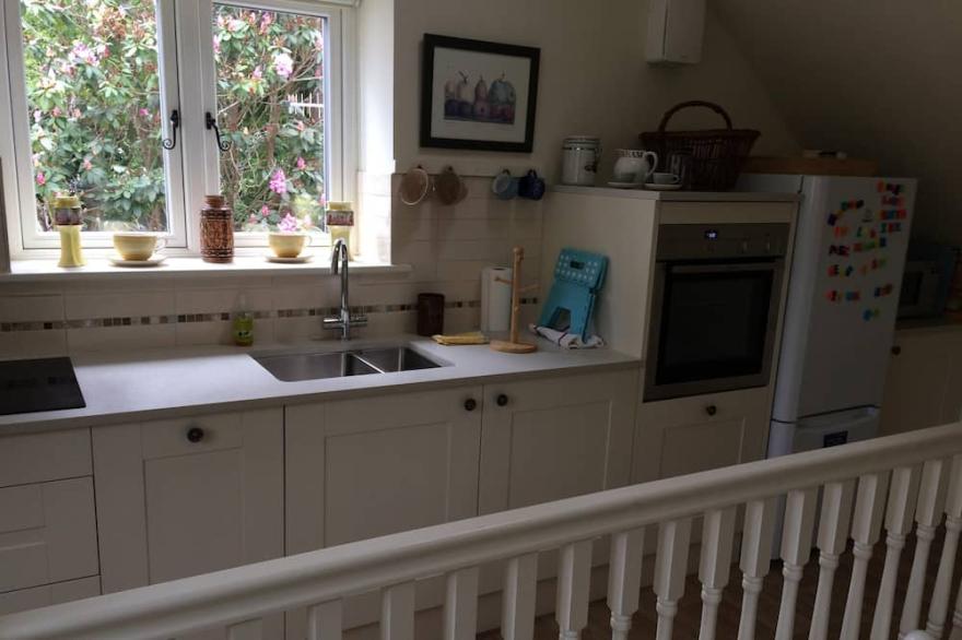 Studio apartment just 10 min walk from the beach, shared pool, ideal for walkers