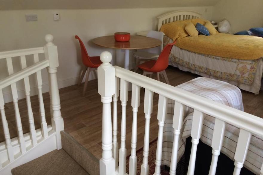 Studio apartment just 10 min walk from the beach, shared pool, ideal for walkers