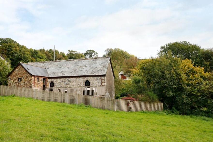 FROGWELL CHAPEL, pet friendly, with a garden in Callington