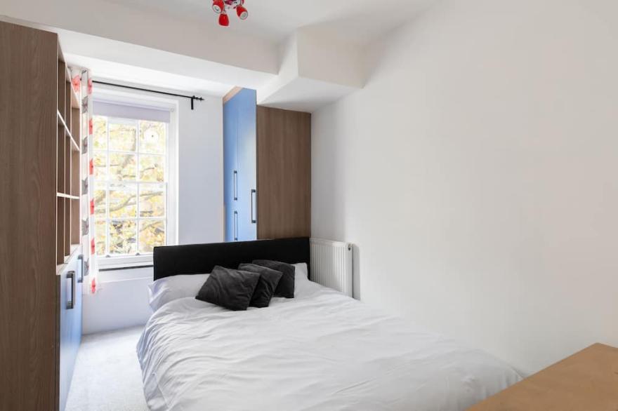 Apartment near Lord's cricket ground family only