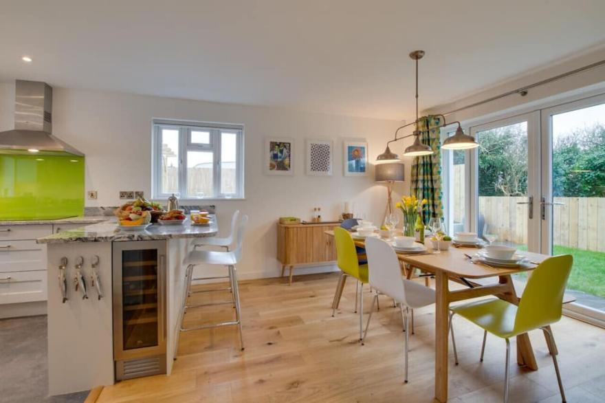 Bodlowen - Three Bedroom House, Sleeps 6