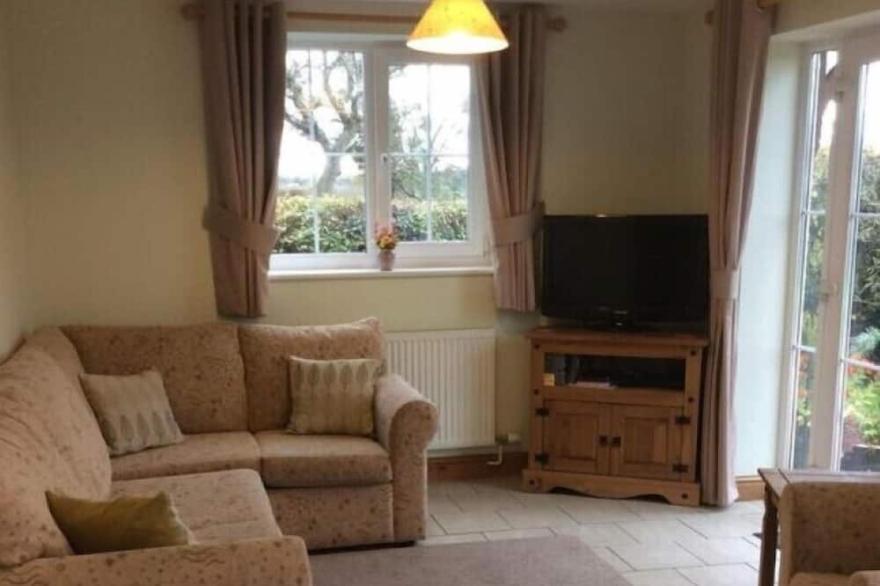 Cottage Sleeps 4/6, 2 Bedrooms & sofs bed
