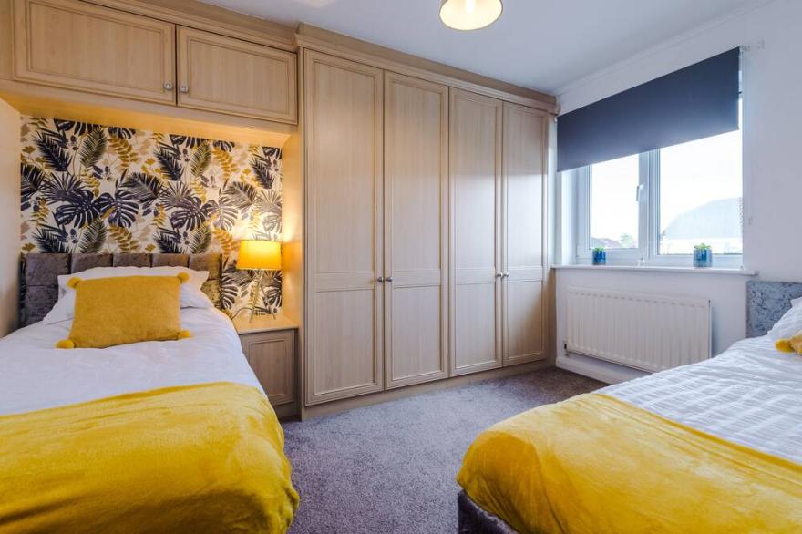 Beautiful 4 bedroom House in Worsley, close to City centre