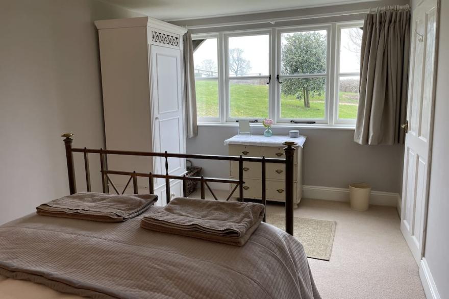 A one bedroom self catering property in an idyllic valley setting.