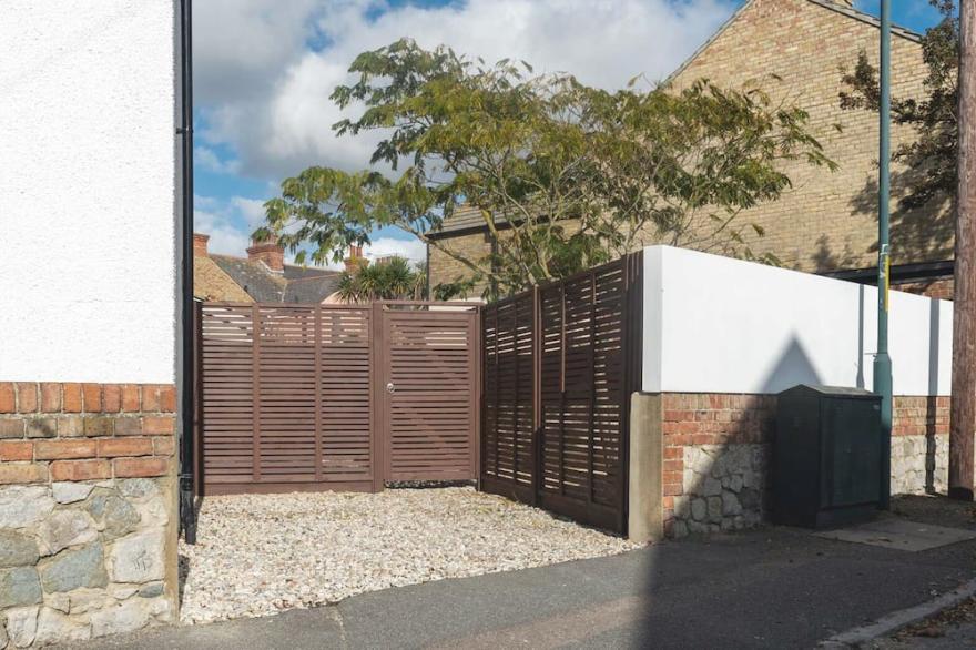 74 By The Sea - *Stunning* Scandi-Coastal Home!