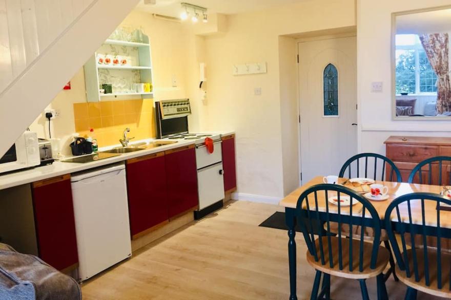 Historic Chapel Cottage, 10 minutes walk into Lostwithiel